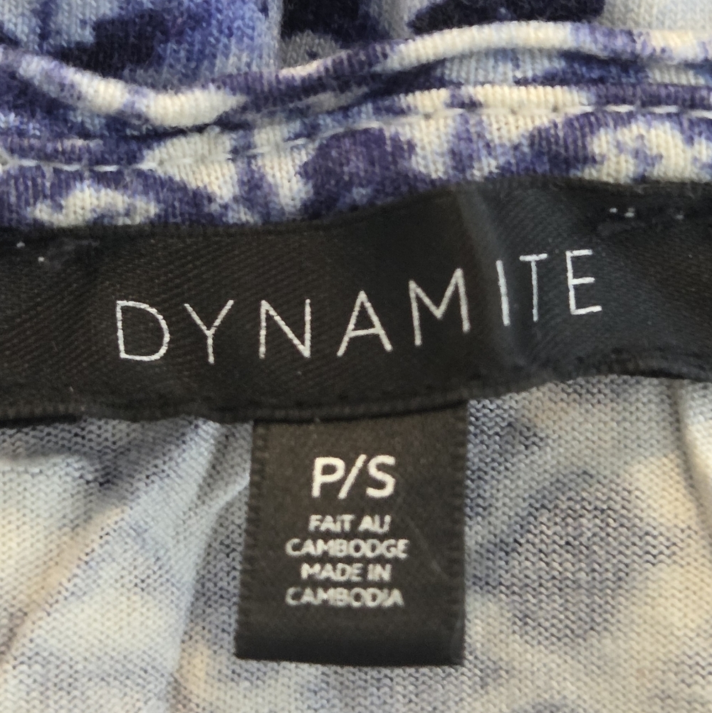 💕3/20$💕Dynamite Navy & White Patterned Racerback Tank - Picture 4 of 4